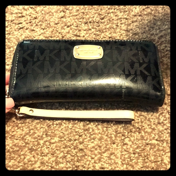Michael Kors Handbags - Michael Kors Wallet Michael Kors Handbags - Michael Kors Wallet